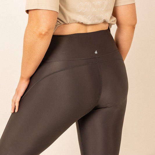 Hero Contour Legging in Charcoal Black - Actively Conscious