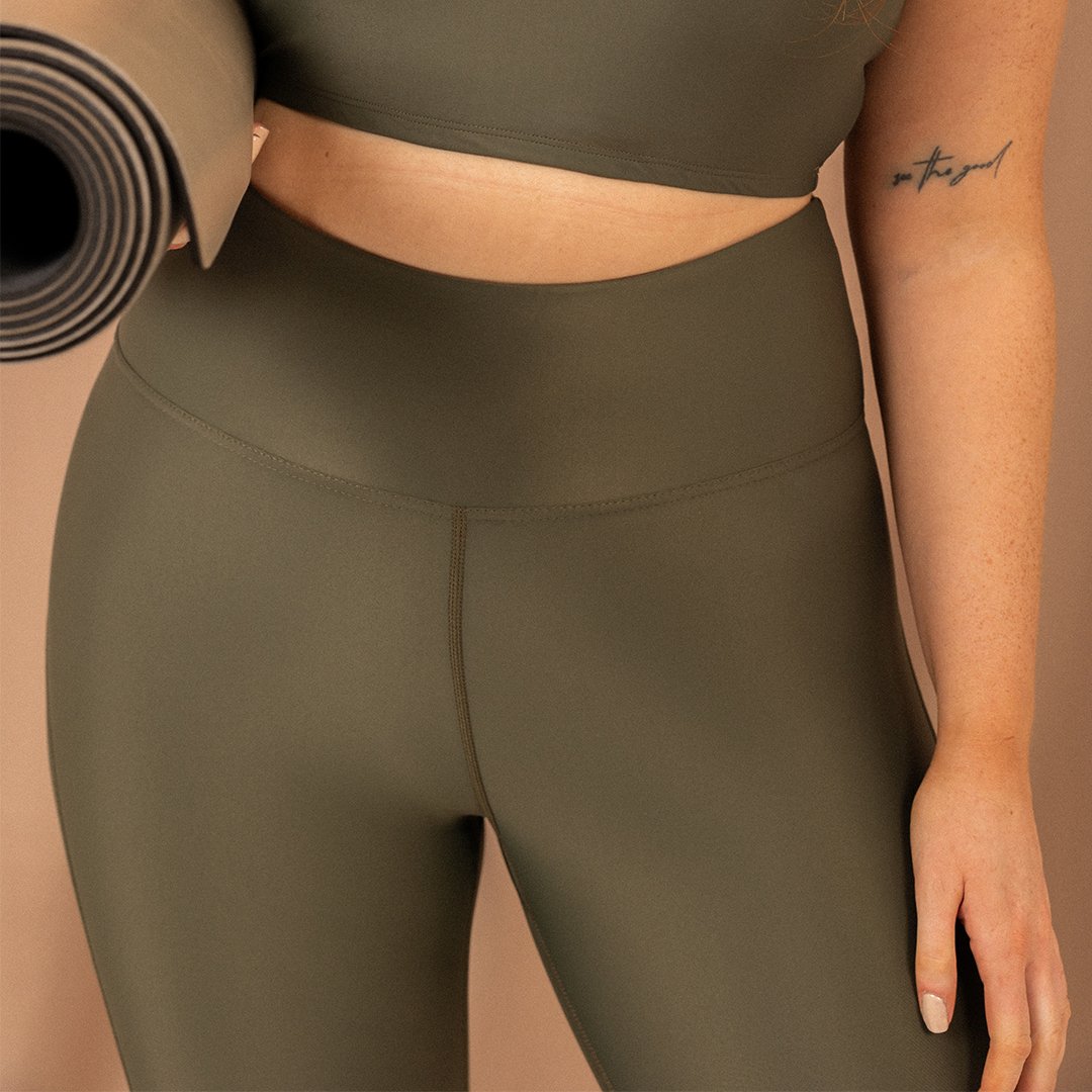 Hero Contour Legging in Olive - Actively Conscious